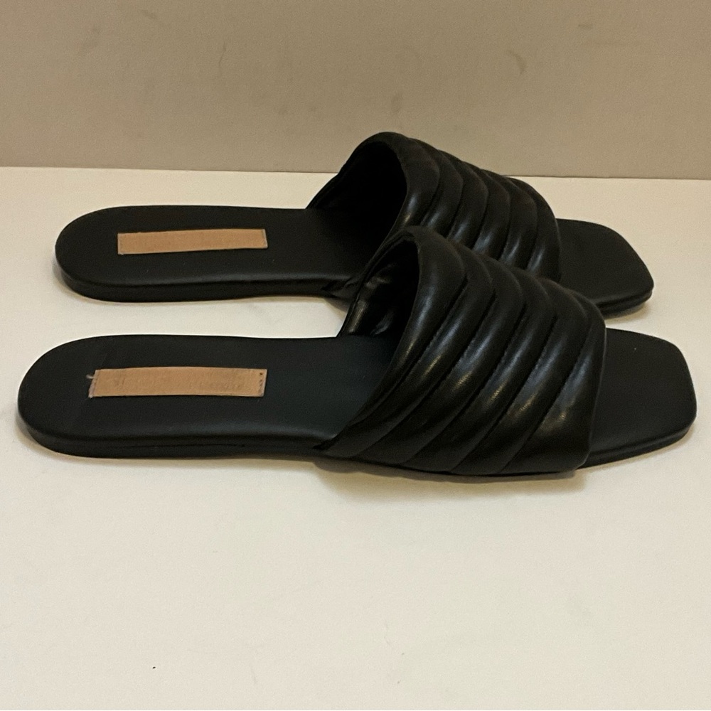 ASOS Design black slip on slippers 7 - Picture 2 of 9